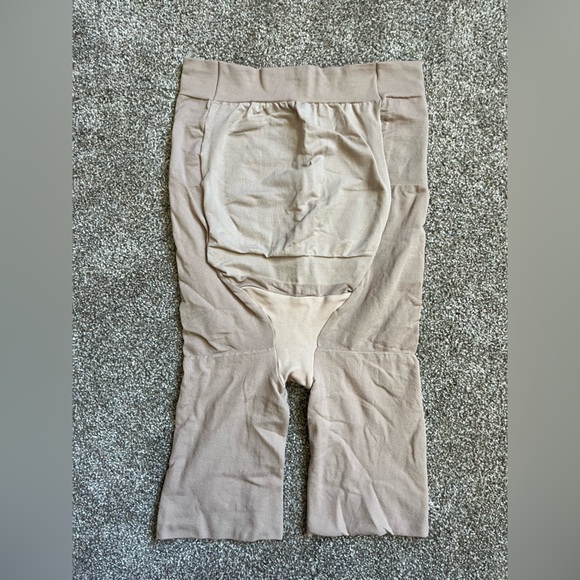 SPANX Short Maternity Support Tights in Nude - Picture 4 of 4